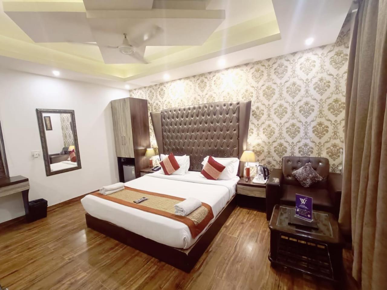 Hotel Waterfall Paschim Vihar Delhi Zewnętrze zdjęcie